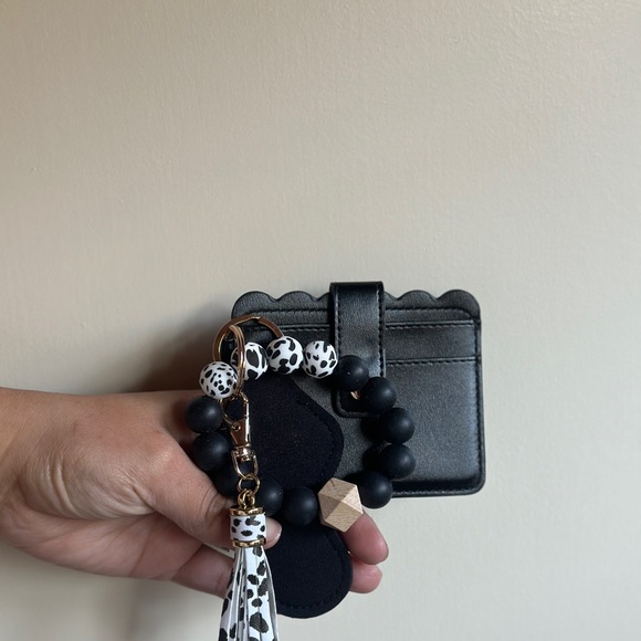 Custom made wristlet wallets. - Picture 6 of 9